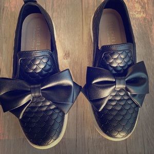 Black Bow Tie Slip on Skechers